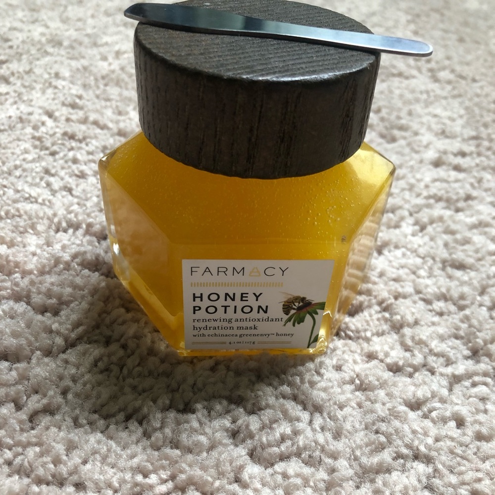 Farmacy Honey Potion hydration mask.